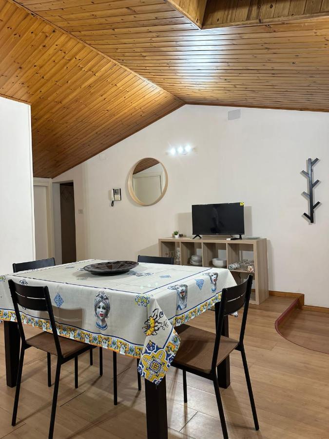La Mansarda Di Melo Apartment Catania Bagian luar foto